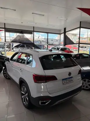 VOLKSWAGEN-TAOS-1.4 250 TSI TOTAL FLEX HIGHLINE AUTOMÁTICO VOLKSWAGEN-TAOS-2023