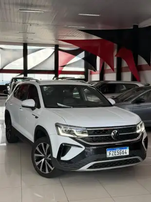 VOLKSWAGEN-TAOS-2023