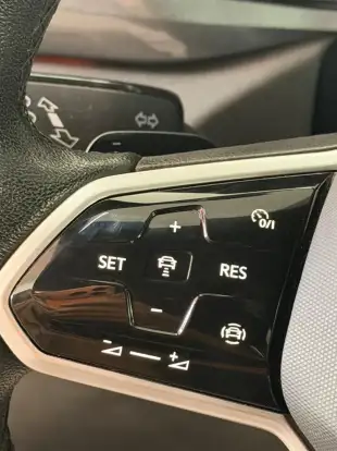 VOLKSWAGEN-TAOS-2023