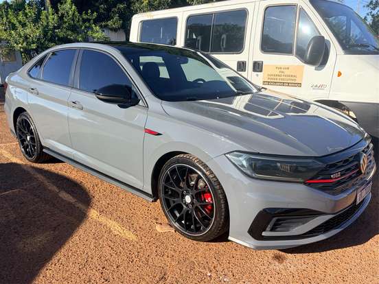 VOLKSWAGEN-JETTA-2019