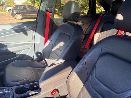 VOLKSWAGEN-JETTA-2019