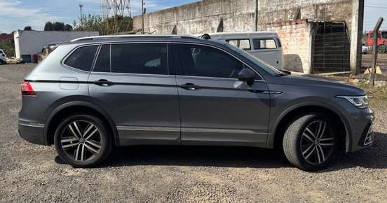VOLKSWAGEN-TIGUAN-2023