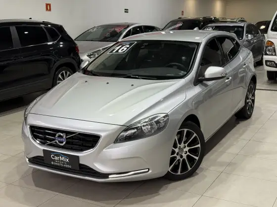 VOLVO V40 1.5 T3 KINETIC GASOLINA 4P AUTOMÁTICO VOLVO V40 1.5 T3 KINETIC GASOLINA 4P AUTOMÁTICO
