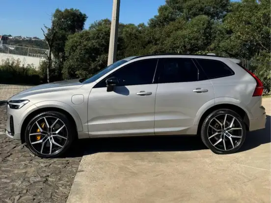 VOLVO-XC60-2022