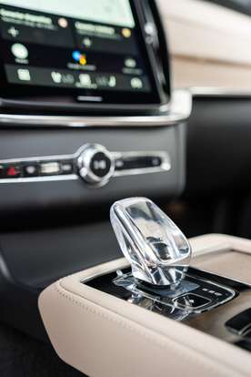 VOLVO-XC90-2025