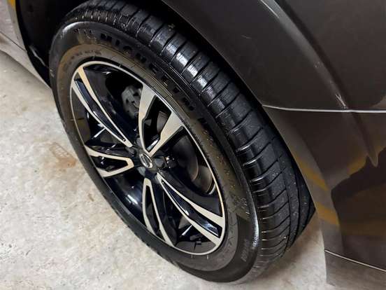 VOLVO-XC60-2.0 T5 GASOLINA MOMENTUM AWD GEARTRONIC VOLVO-XC60-2018