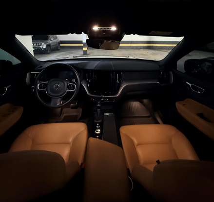 VOLVO-XC60-2018