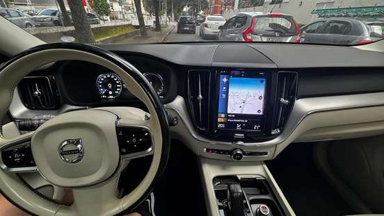 VOLVO-XC60-2021