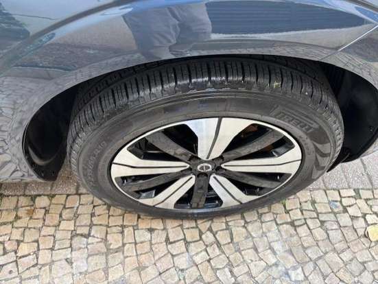 VOLVO-XC60-2023