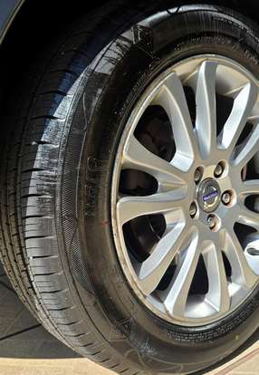 VOLVO-XC60-2010
