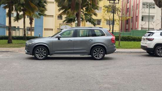 VOLVO-XC90-2.0 D5 DIESEL MOMENTUM AWD GEARTRONIC VOLVO-XC90-2018
