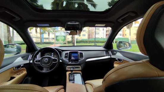 VOLVO-XC90-2018