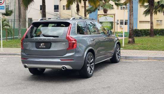 VOLVO-XC90-2018