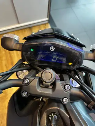 YAMAHA-FZ15 FAZER CONNECTED ABS-2025