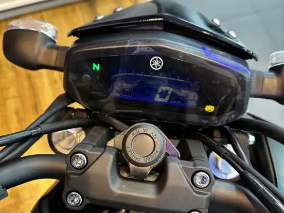 YAMAHA-FZ15 FAZER CONNECTED ABS YAMAHA-FZ15 FAZER CONNECTED ABS-2025
