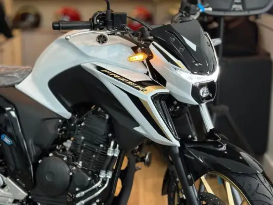 YAMAHA-FZ25 FAZER CONNECTED ABS YAMAHA-FZ25 FAZER CONNECTED ABS-2025