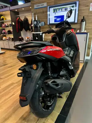 YAMAHA-NMAX CONNECTED 160 ABS-2025
