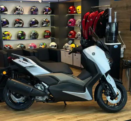 YAMAHA-XMAX 250 CONNECTED ABS-2025