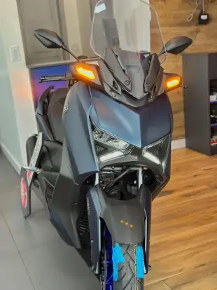 YAMAHA-XMAX 250 CONNECTED ABS-2025
