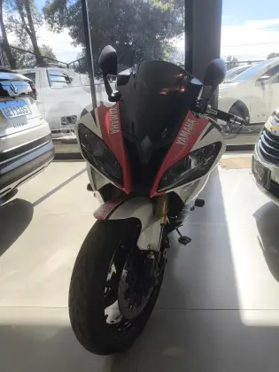 YAMAHA YZF-R6 YAMAHA YZF-R6