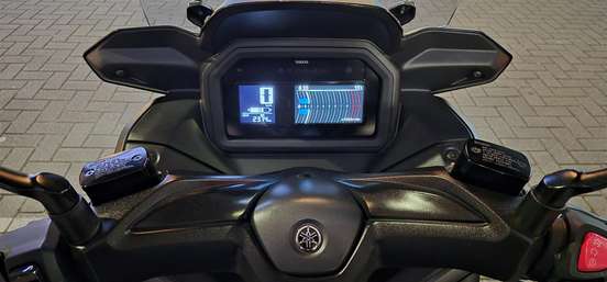 YAMAHA-XMAX 300 CONNECTED ABS-2025