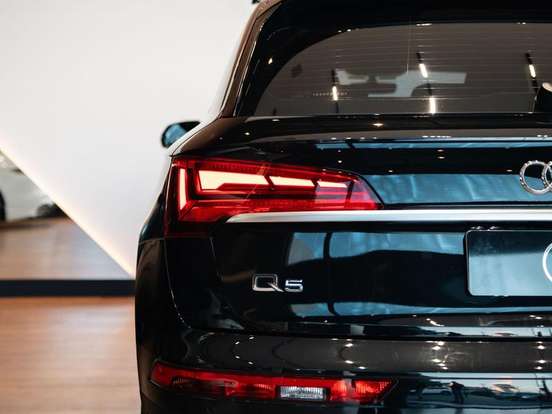 AUDI-Q5-2024