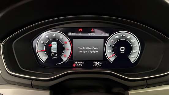 AUDI-A4-2022