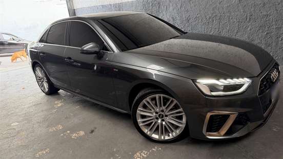AUDI-A4-2022