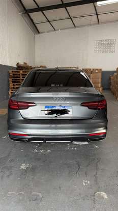 AUDI-A4-2022