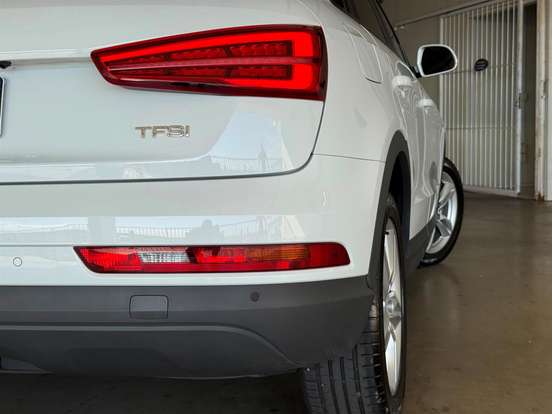 AUDI-Q3-2017