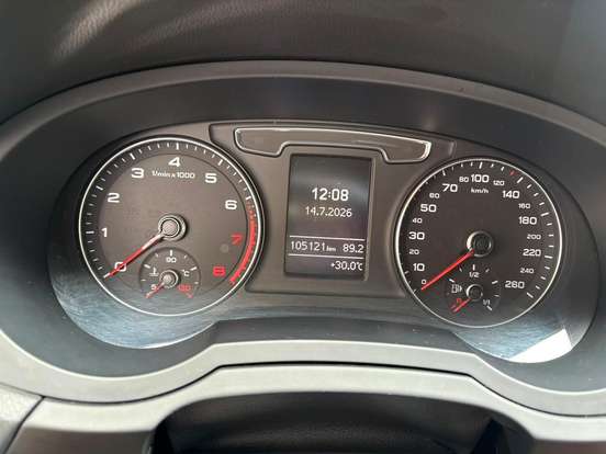 AUDI-Q3-2017