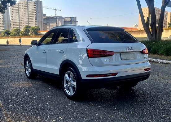 AUDI-Q3-2017