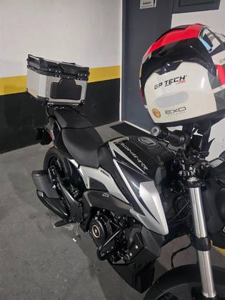 BAJAJ DOMINAR 250 