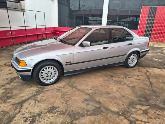 BMW-325i-2.5 SEDAN 24V GASOLINA 4P AUTOMÁTICO BMW-325i-1995