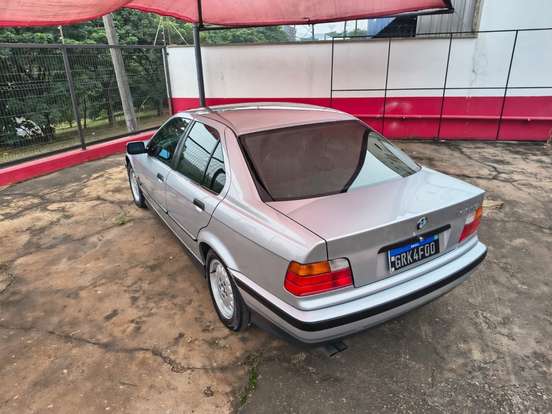 BMW-325i-2.5 SEDAN 24V GASOLINA 4P AUTOMÁTICO BMW-325i-1995