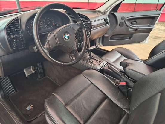 BMW-325i-2.5 SEDAN 24V GASOLINA 4P AUTOMÁTICO BMW-325i-1995