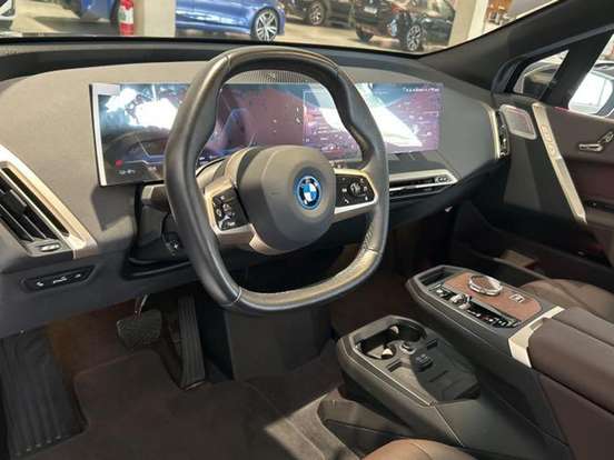 BMW-iX-2023