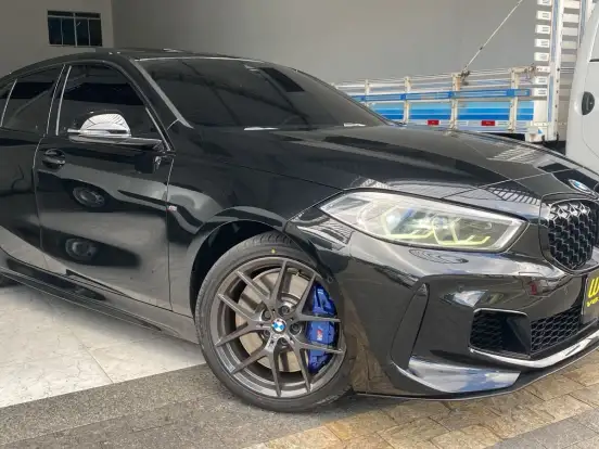 BMW-M 135i-2.0 16V TURBO GASOLINA XDRIVE DARK EDITION AUTOMÁTICO BMW-M 135i-2021