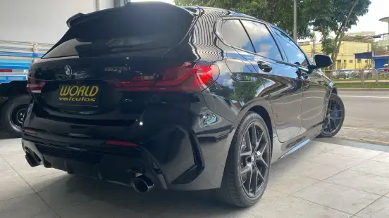 BMW-M 135i-2021