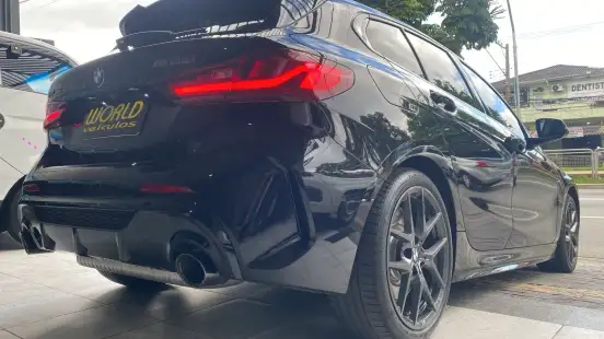 BMW-M 135i-2.0 16V TURBO GASOLINA XDRIVE DARK EDITION AUTOMÁTICO BMW-M 135i-2021