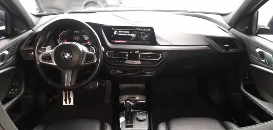 BMW-M 135i-2021