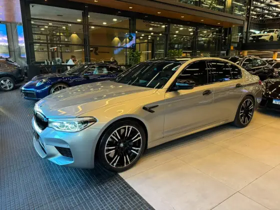BMW M5 4.4 V8 TWIN POWER M XDRIVE STEPTRONIC BMW M5 4.4 V8 TWIN POWER M XDRIVE STEPTRONIC