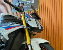 BMW S 1000 R BMW S 1000 R