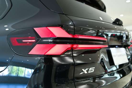 BMW-X5-2025
