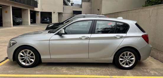 BMW-118i-2012