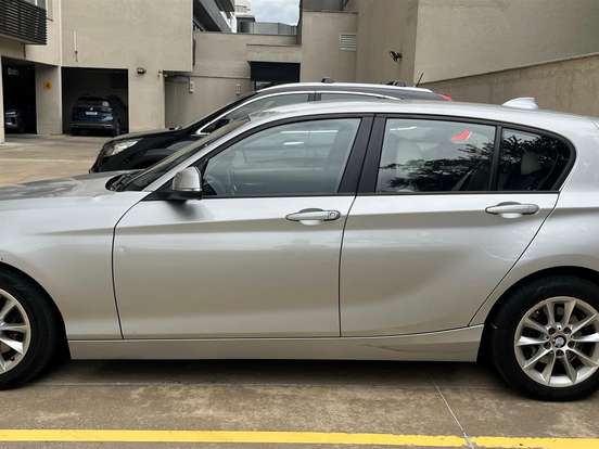 BMW-118i-1.6 URBAN LINE 16V TURBO GASOLINA 4P AUTOMÁTICO BMW-118i-2012