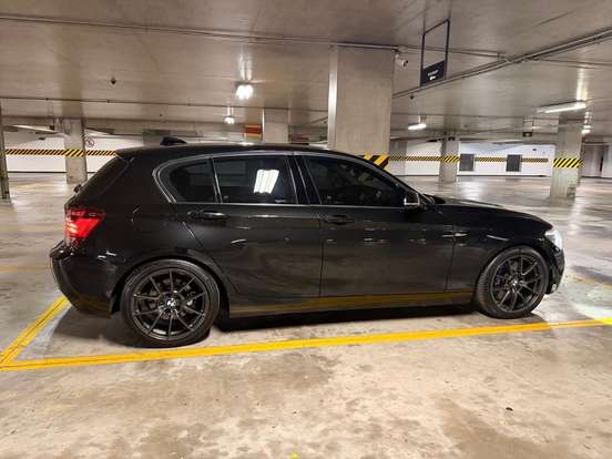 BMW-120i-2015