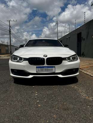 BMW-320i-2015