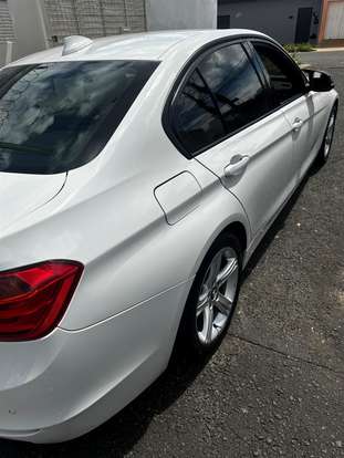 BMW-320i-2015