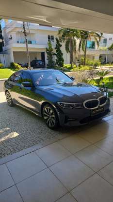 BMW-320i-2022